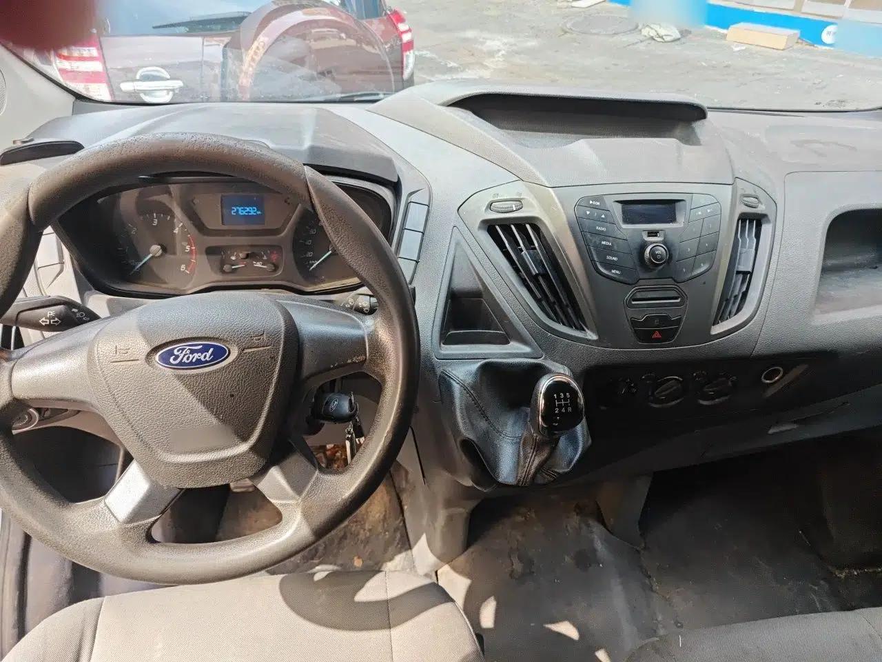 Ford Transit 2021 2.0T Diesel Manual Advanced Commercial Traveler Mid-axle Mid-roof 7-Seater China VI — миниатюра 9