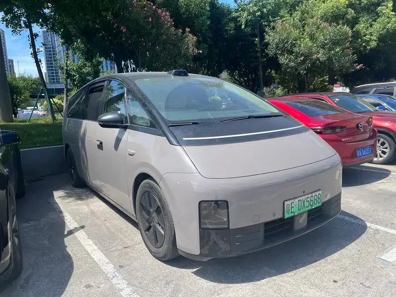 Li Auto MEGA 2024 Ultra Edition — миниатюра 3
