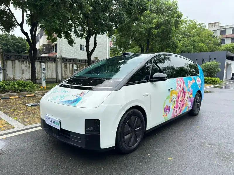 Li Auto MEGA 2024 Ultra Edition — миниатюра 1