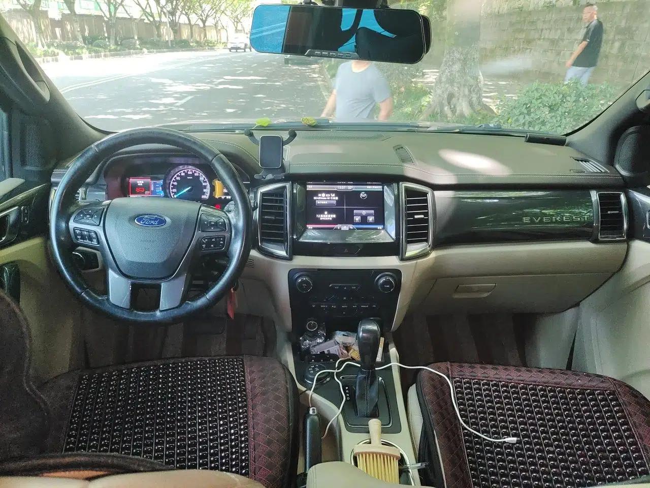 Ford Everest 2016 2.0T Gasoline Automatic 4x4 Flagship Edition — миниатюра 9