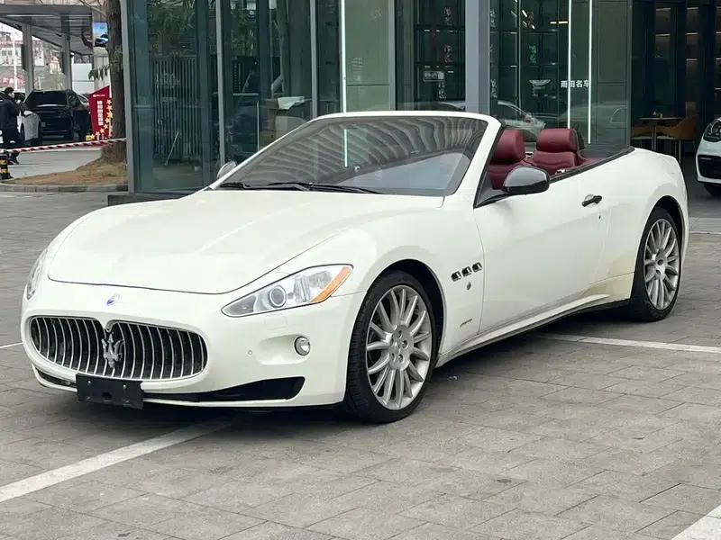 GranCabrio 2010 4.7L Automatic — миниатюра 1