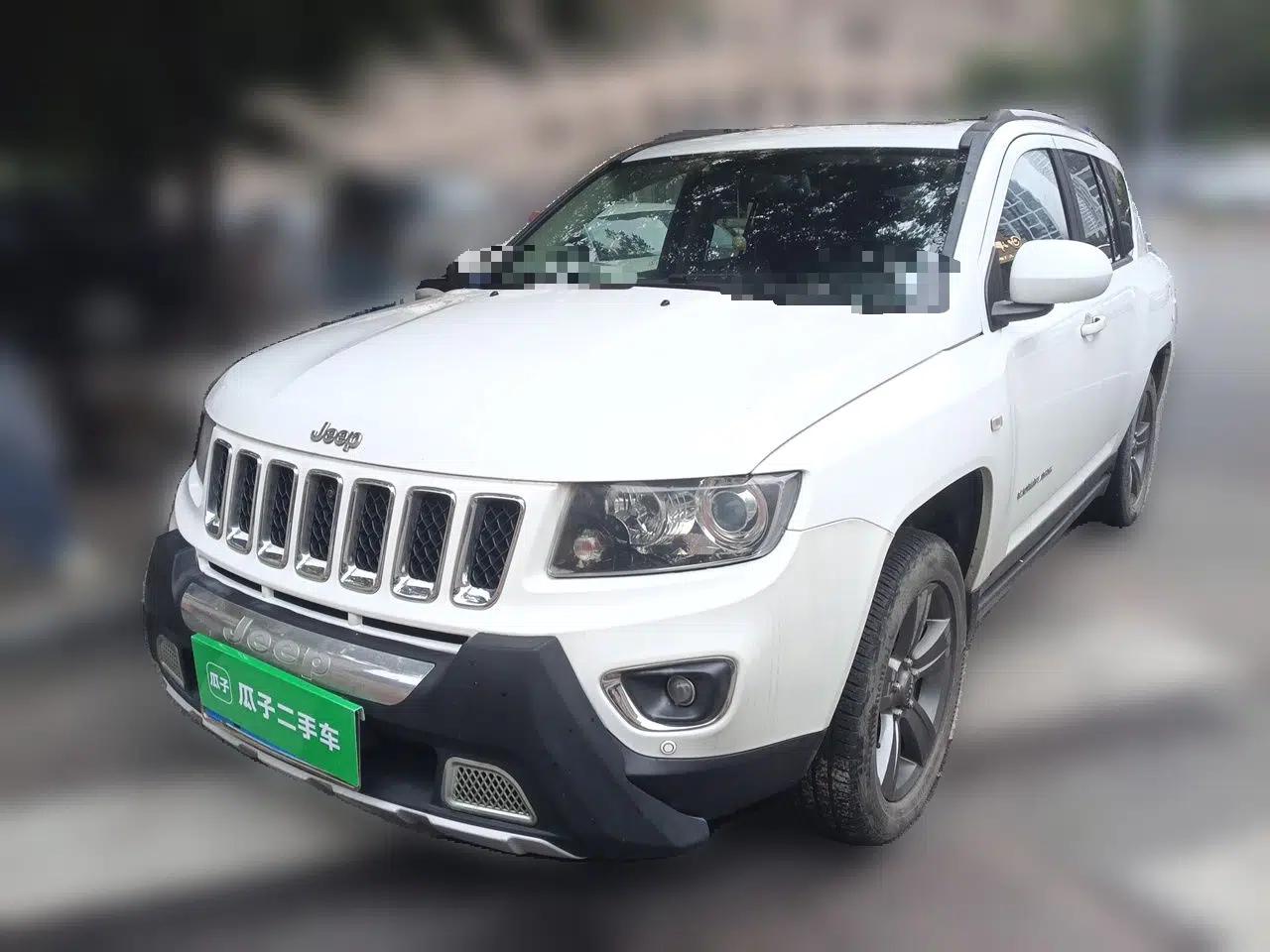 Jeep Compass 2014 Revised Version 2.4L Four-Wheel Drive Comfort Edition — миниатюра 1