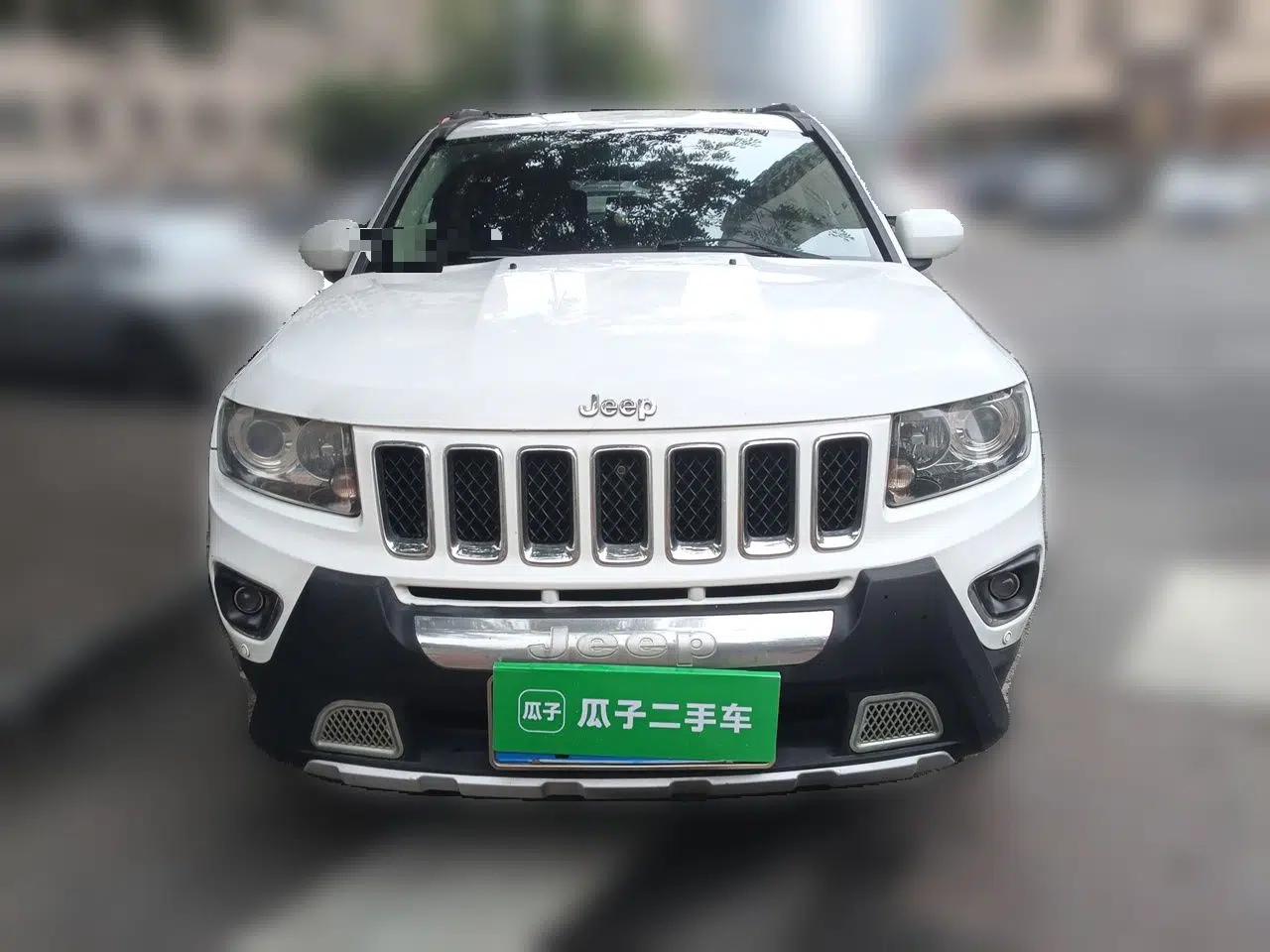 Jeep Compass 2014 Revised Version 2.4L Four-Wheel Drive Comfort Edition — миниатюра 2