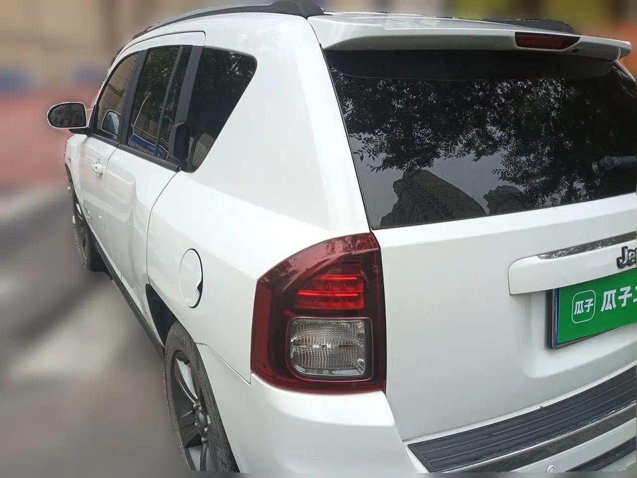Jeep Compass 2014 Revised Version 2.4L Four-Wheel Drive Comfort Edition — миниатюра 4