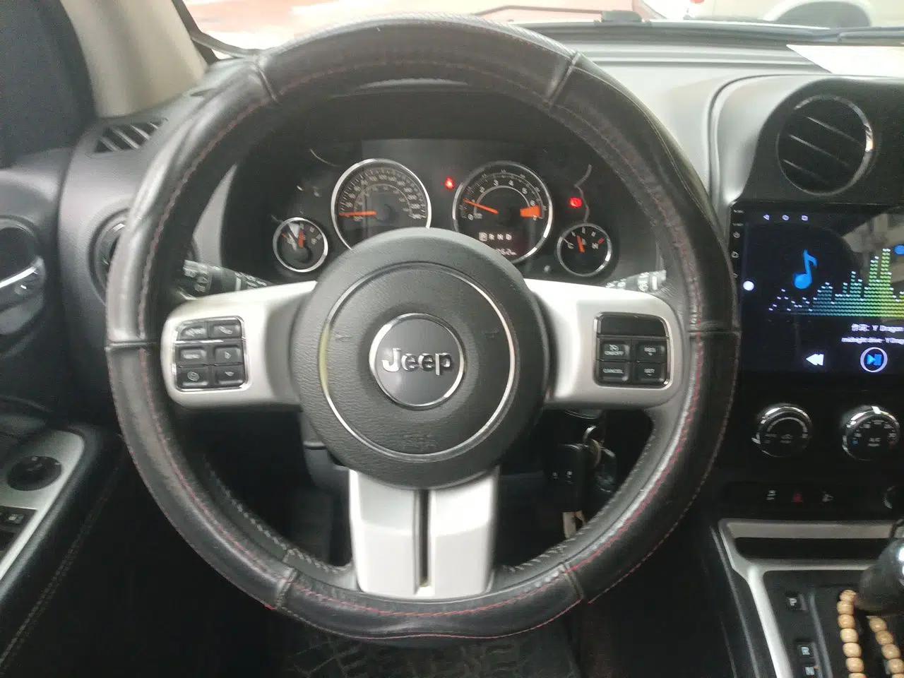 Jeep Compass 2014 Revised Version 2.4L Four-Wheel Drive Comfort Edition — миниатюра 10