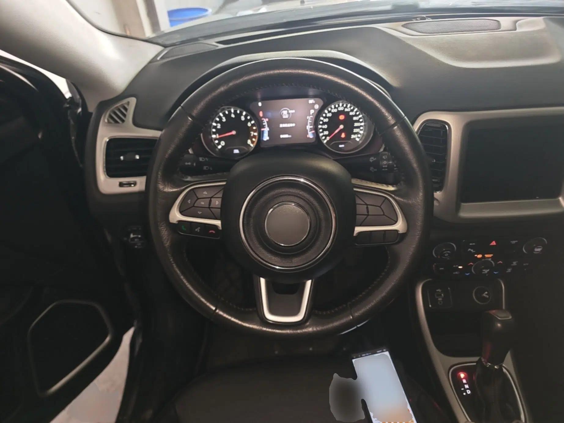 Jeep Compass 2017 200T Automatic Family Edition — миниатюра 13