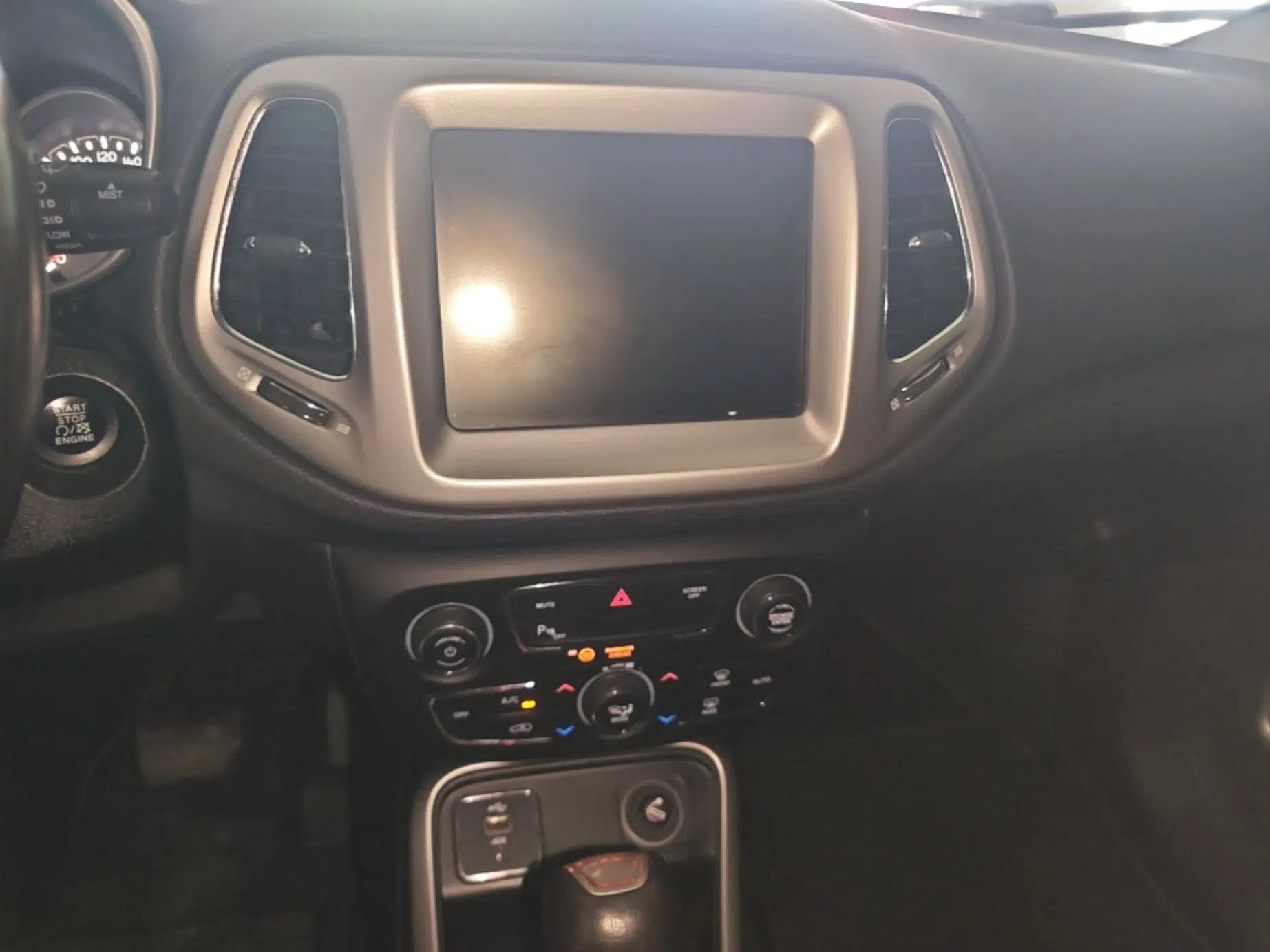Jeep Compass 2017 200T Automatic Family Edition — миниатюра 15