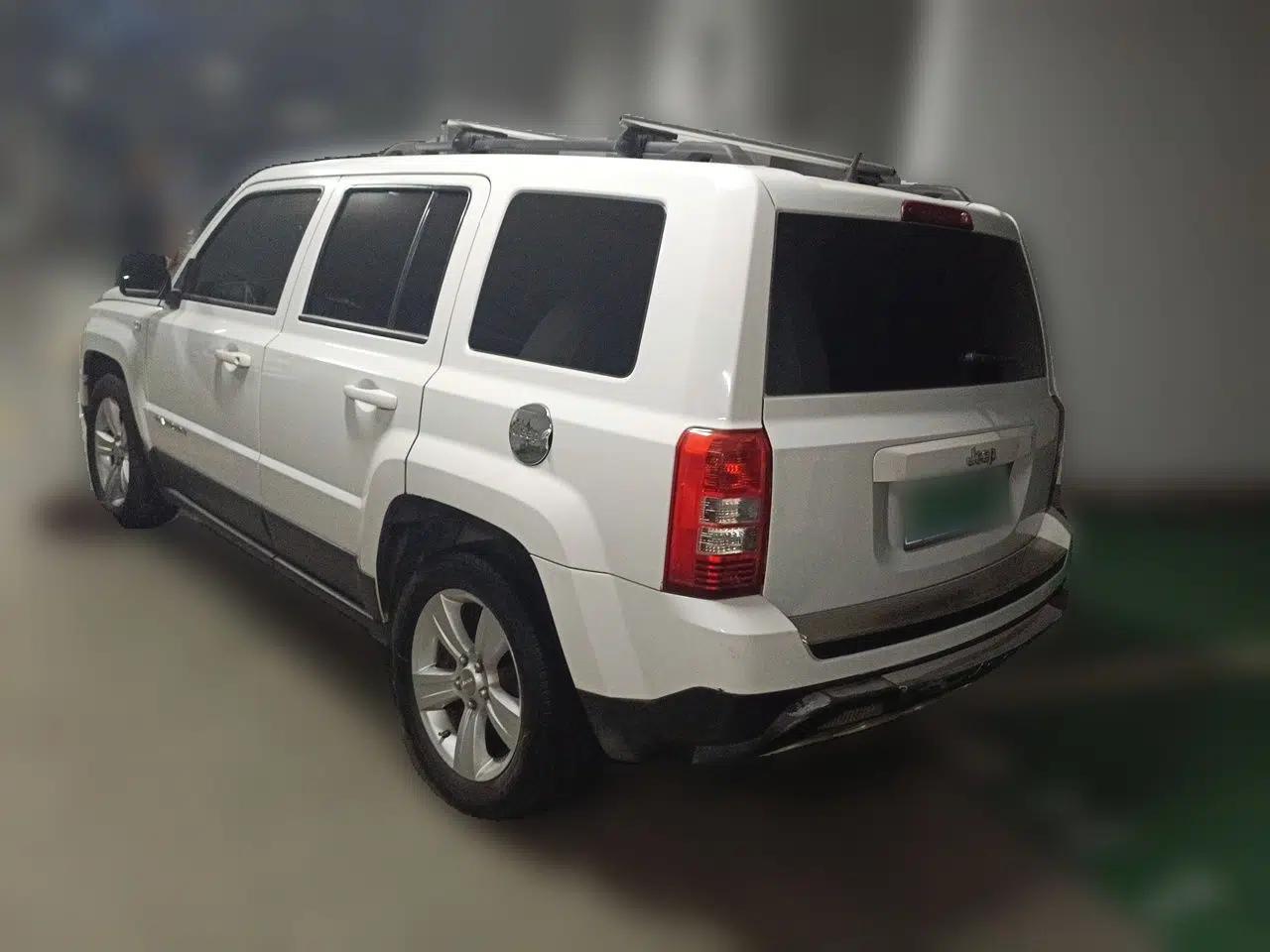 Jeep Patriot 2014 2.4L Sport Edition — миниатюра 4