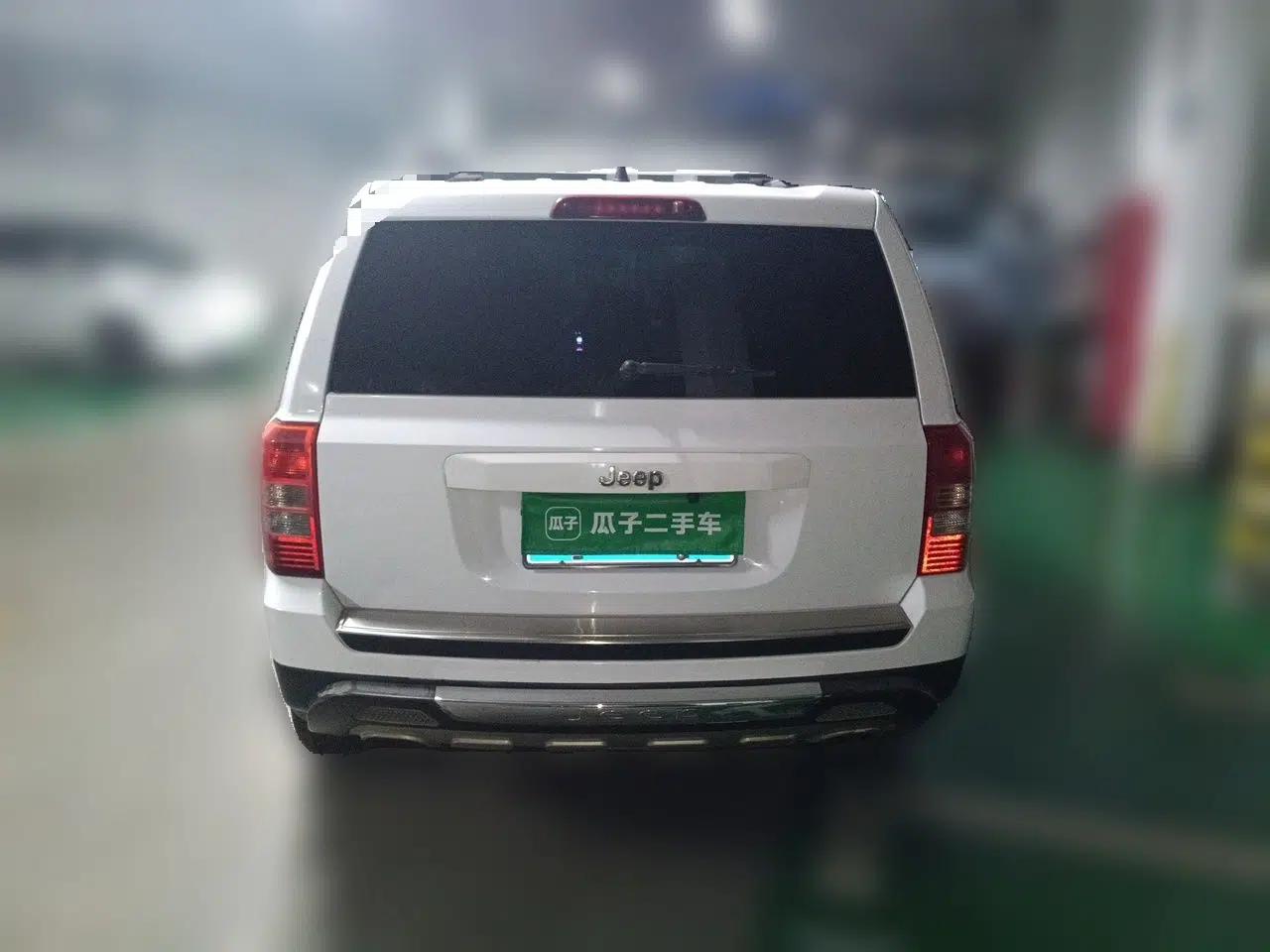 Jeep Patriot 2014 2.4L Sport Edition — миниатюра 5