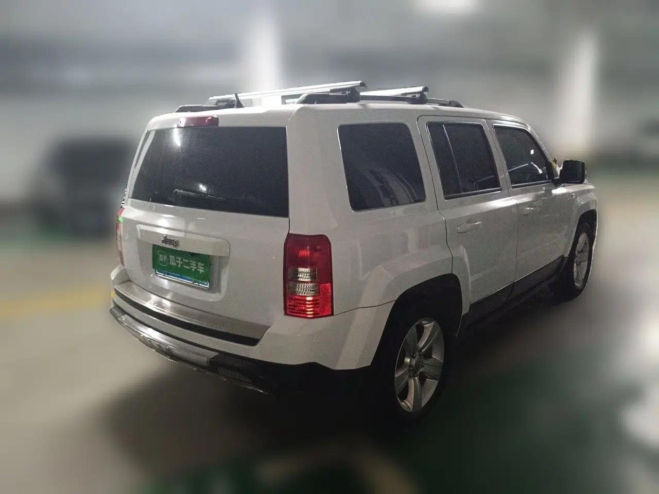 Jeep Patriot 2014 2.4L Sport Edition — миниатюра 6