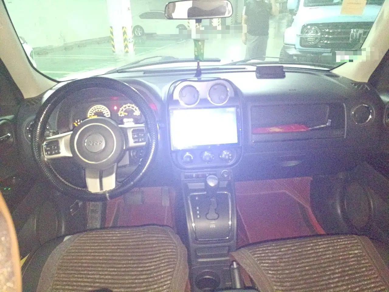 Jeep Patriot 2014 2.4L Sport Edition — миниатюра 9