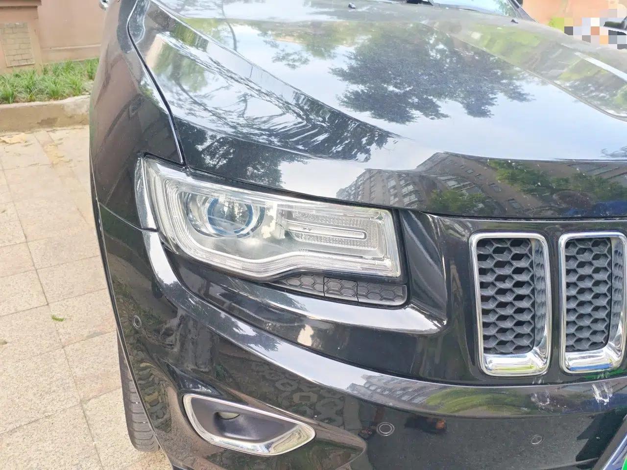 Jeep Grand Cherokee 2015 3.6L Luxury Navigation Edition — миниатюра 7
