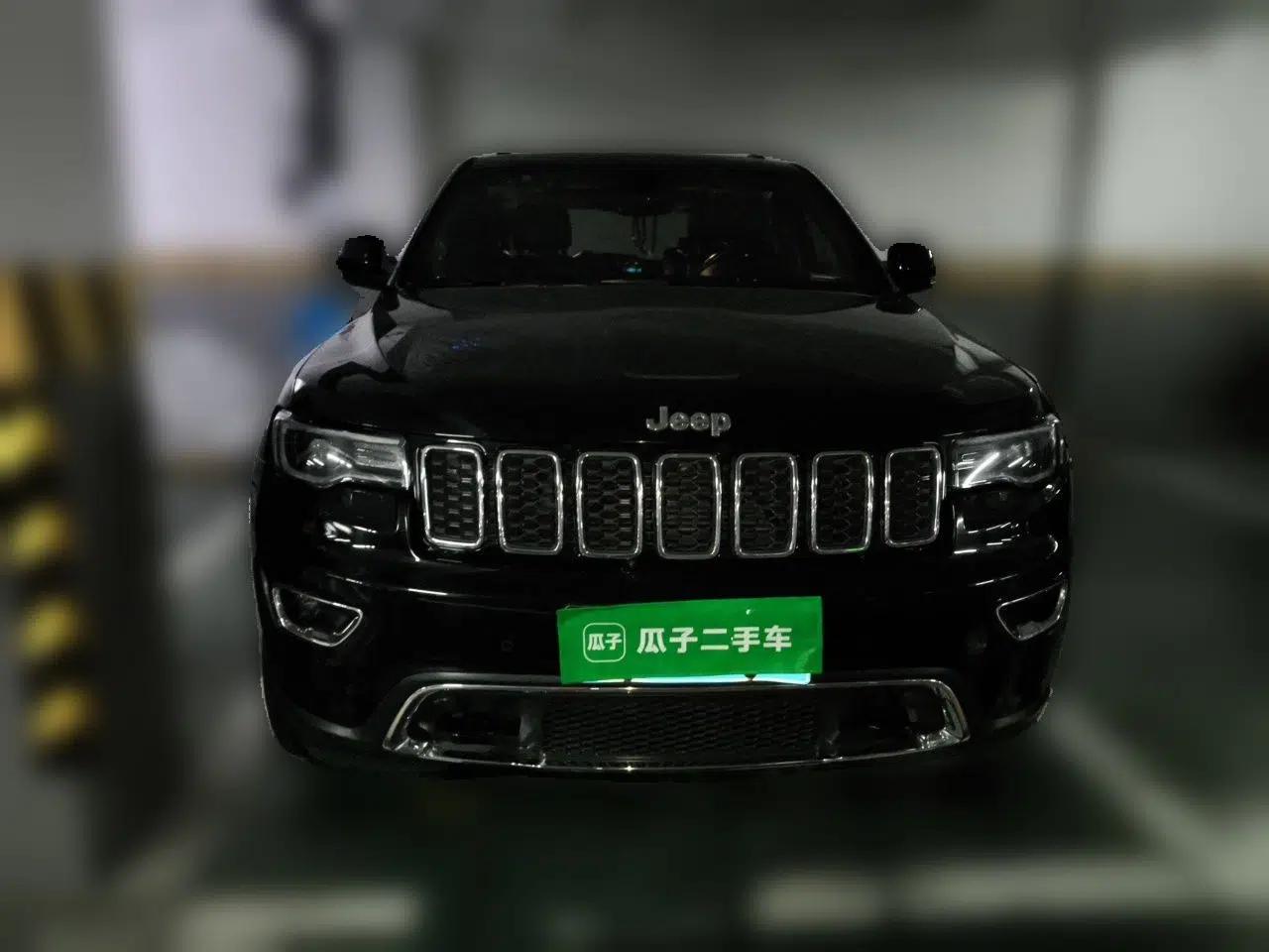 Jeep Grand Cherokee 2016 3.0L Comfort Navigation Edition — миниатюра 2
