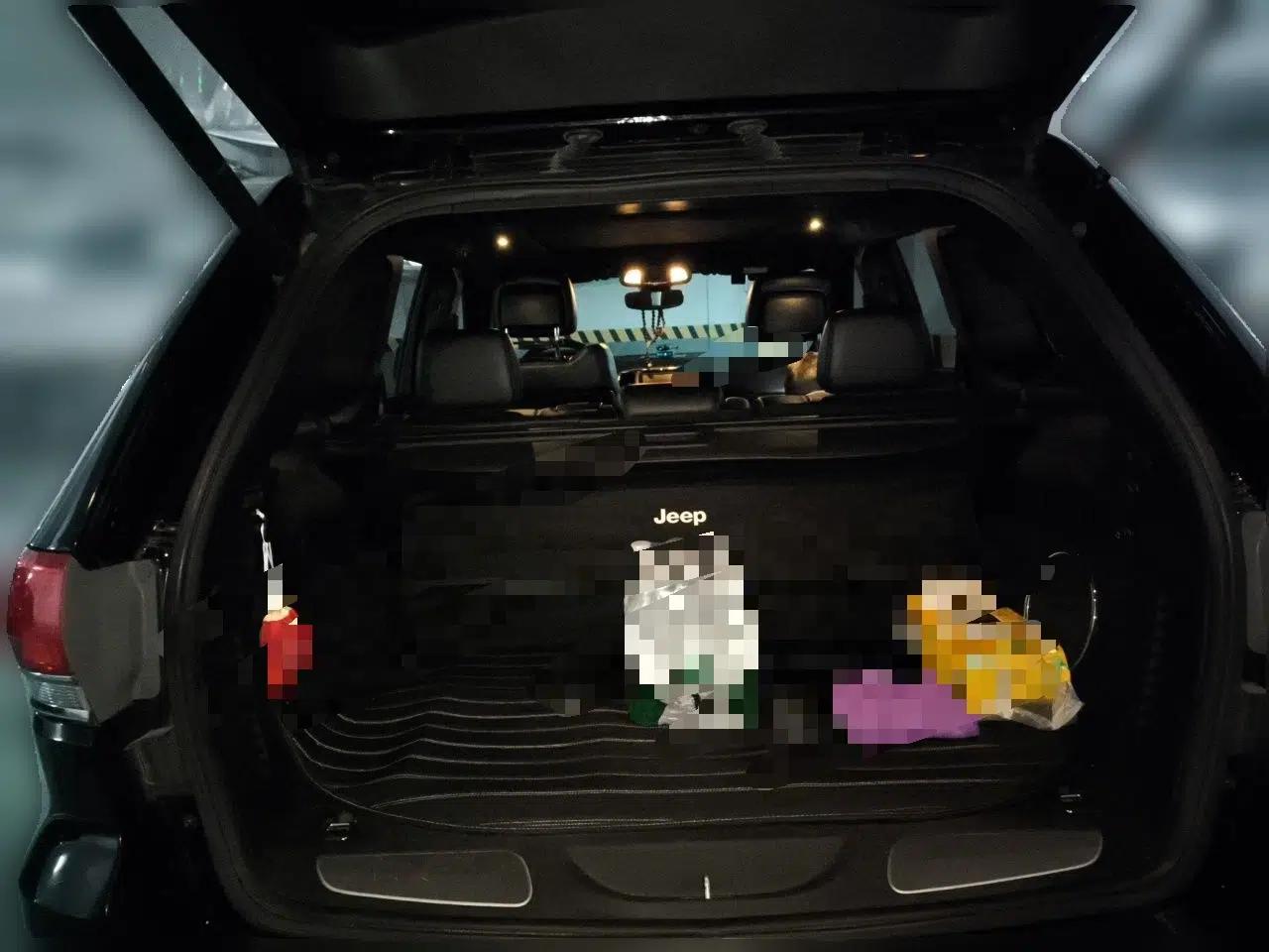 Jeep Grand Cherokee 2016 3.0L Comfort Navigation Edition — миниатюра 19
