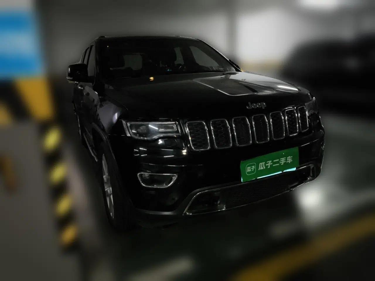 Jeep Grand Cherokee 2016 3.0L Comfort Navigation Edition — миниатюра 3