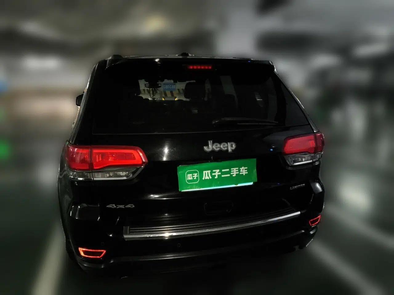 Jeep Grand Cherokee 2016 3.0L Comfort Navigation Edition — миниатюра 5