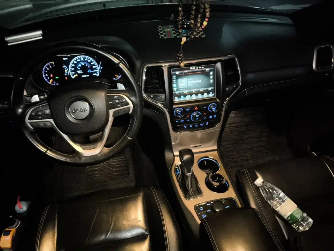 Jeep Grand Cherokee 2016 3.0L Comfort Navigation Edition — миниатюра 9