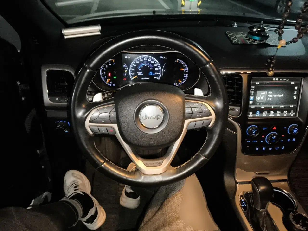 Jeep Grand Cherokee 2016 3.0L Comfort Navigation Edition — миниатюра 10