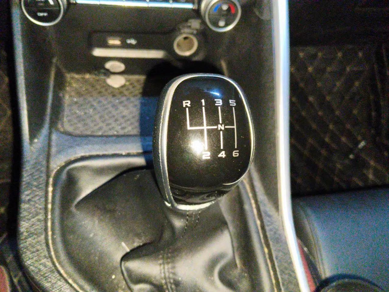 Geely Auto Coolray 2021 1.4T Manual Gold Edition — миниатюра 13