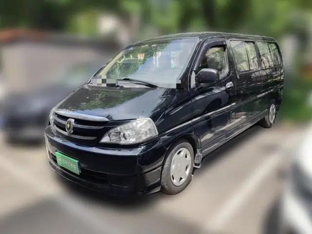 Jinbei Grace Jinbei GeRuisi long-wheelbase 6-seater, 2016 Jinbei long-wheelbase GeRuisi manual 2.0-liter six-seat version.