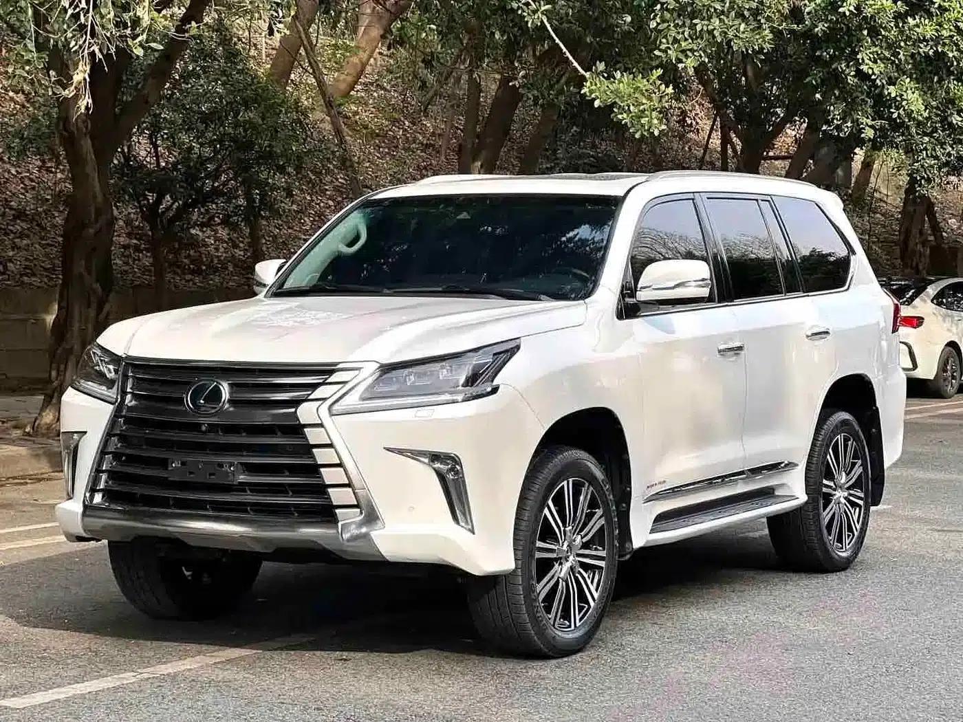 2017 Lexus LX 570 Premium Luxury Edition — миниатюра 1