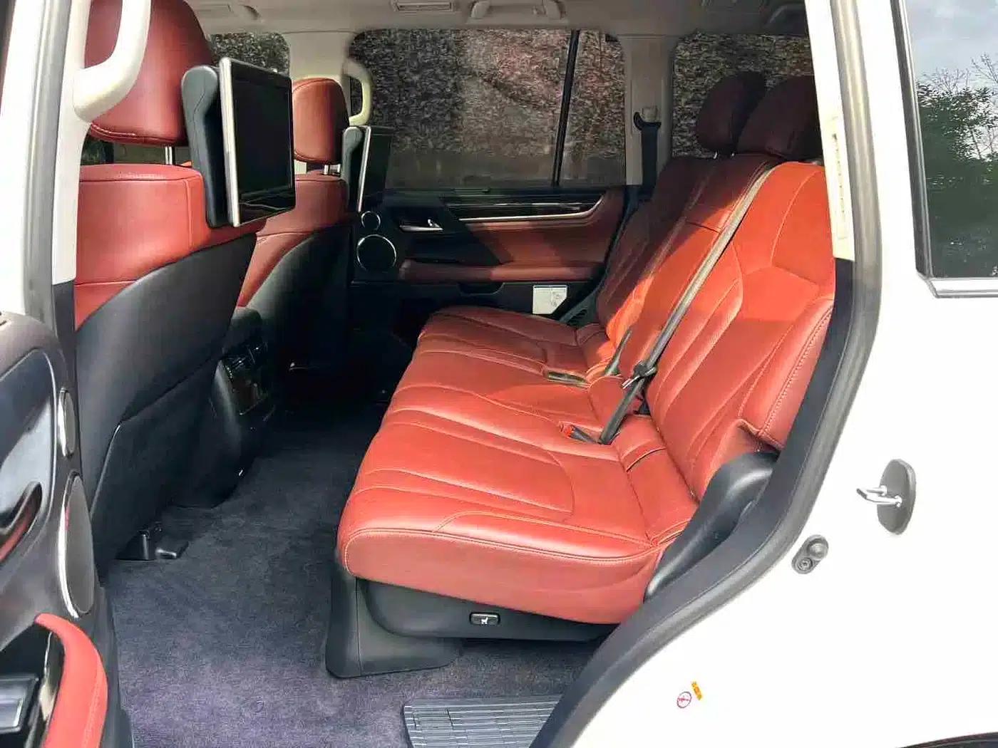 2017 Lexus LX 570 Premium Luxury Edition — миниатюра 8