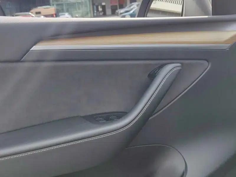 Model Y 2021 Long Range All-Wheel Drive — миниатюра 14