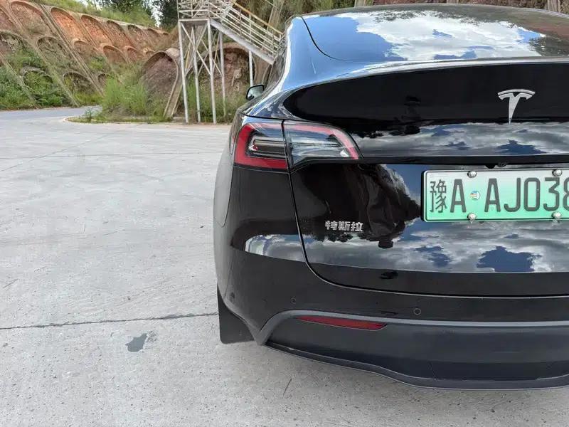 Model Y 2023 Rear-Wheel Drive — миниатюра 11