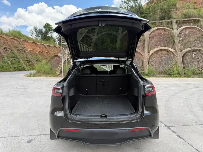 Model Y 2023 Rear-Wheel Drive — миниатюра 9