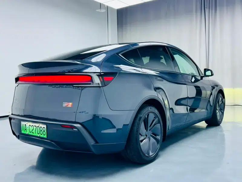 Model Y 2025 Long Range All-Wheel Drive First Edition — миниатюра 5