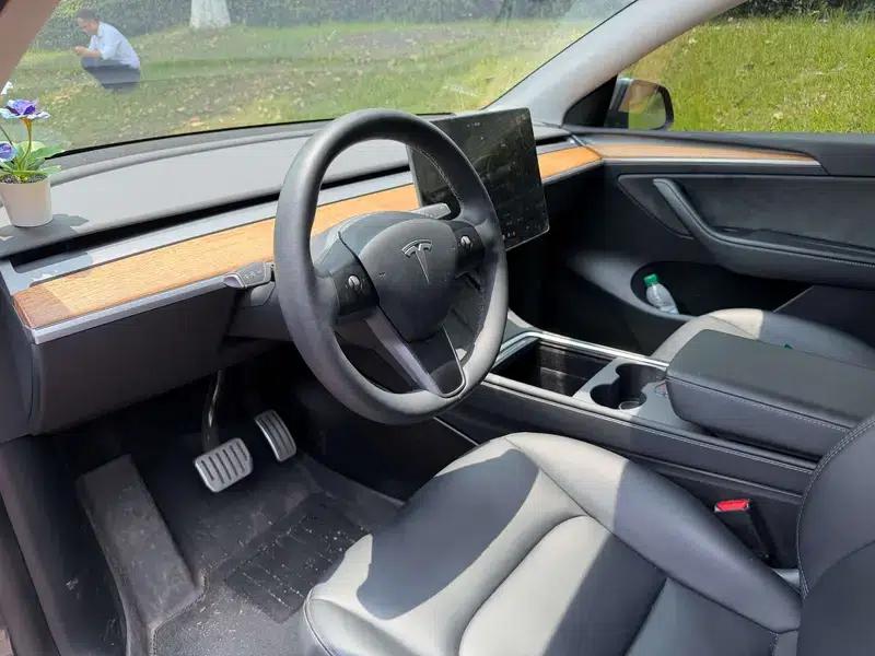 Model Y 2024 Rear-Wheel Drive — миниатюра 10