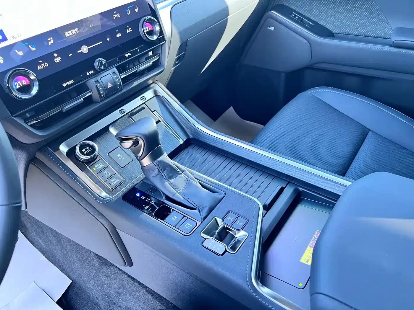 Lexus GX 2024 Overtrail Peak Edition — миниатюра 15