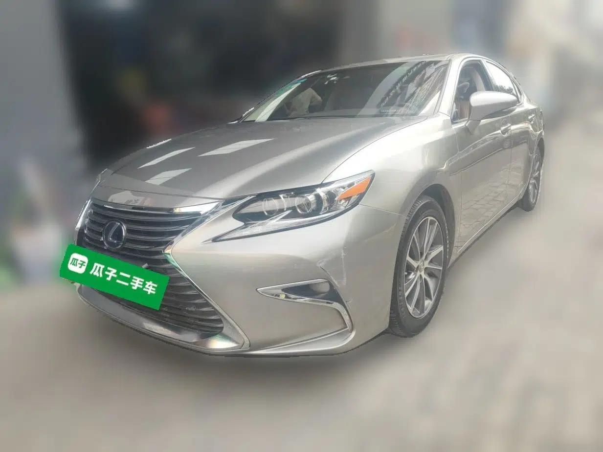Lexus ES 2015 300h Luxury Edition — миниатюра 1