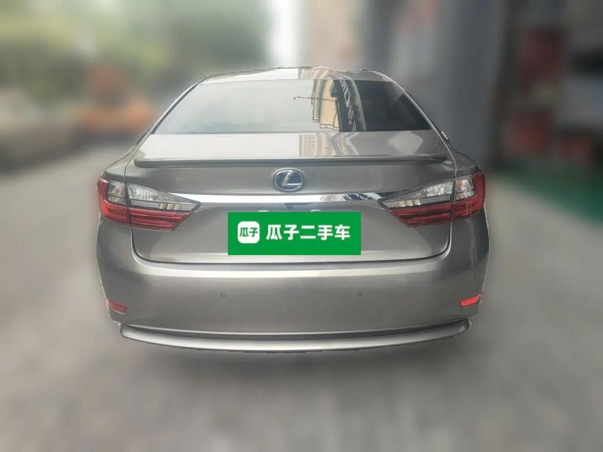 Lexus ES 2015 300h Luxury Edition — миниатюра 5