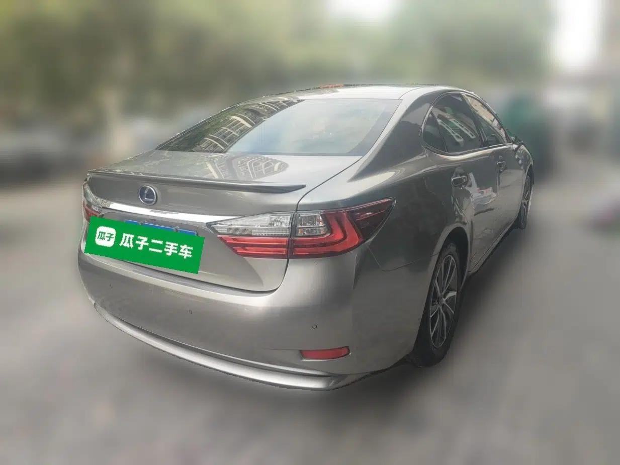 Lexus ES 2015 300h Luxury Edition — миниатюра 6