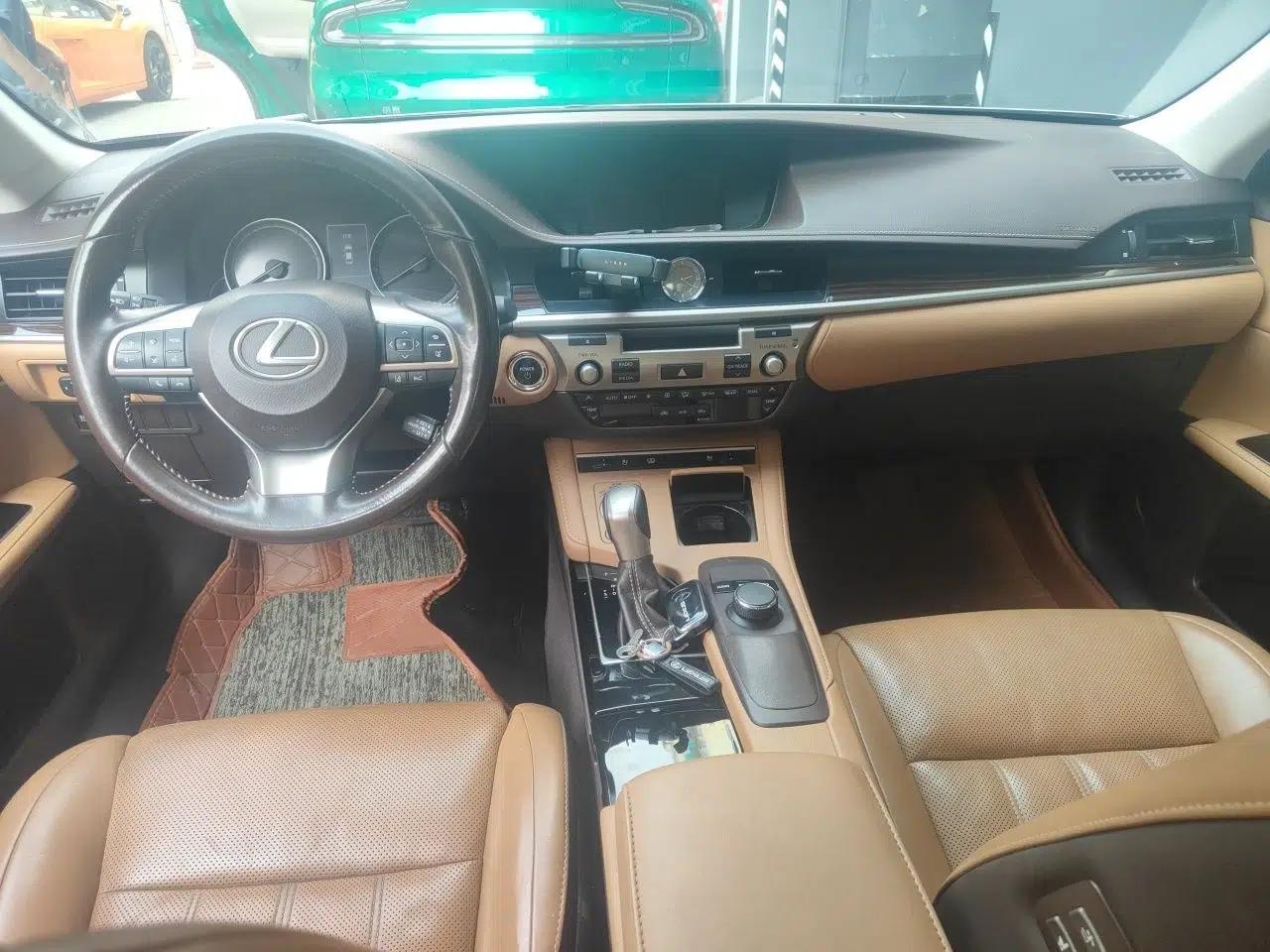 Lexus ES 2015 300h Luxury Edition — миниатюра 9