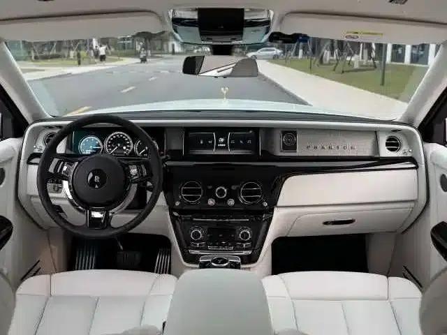 2024 Phantom Long Wheelbase Series II — миниатюра 18