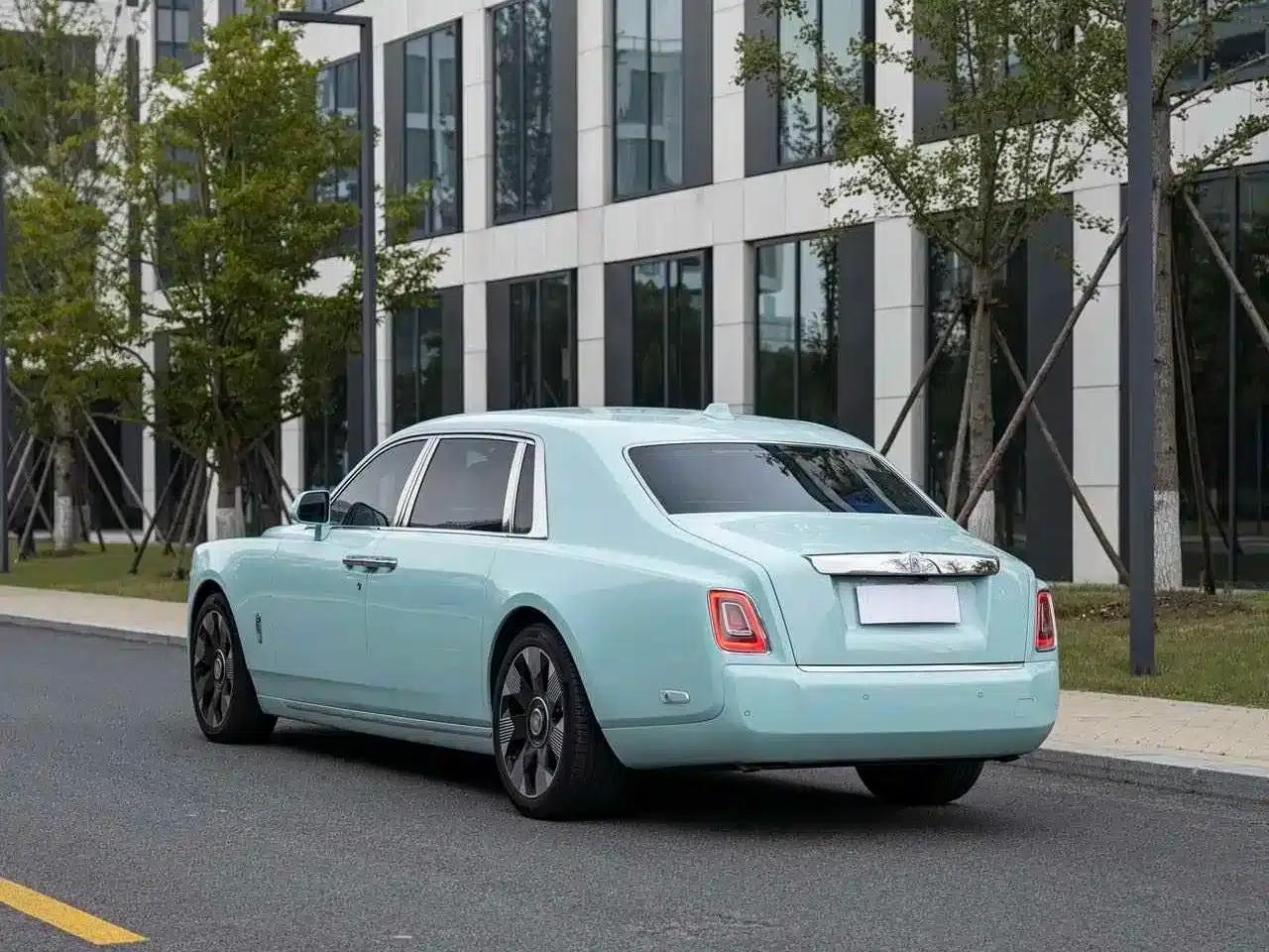 2024 Phantom Long Wheelbase Series II — миниатюра 7