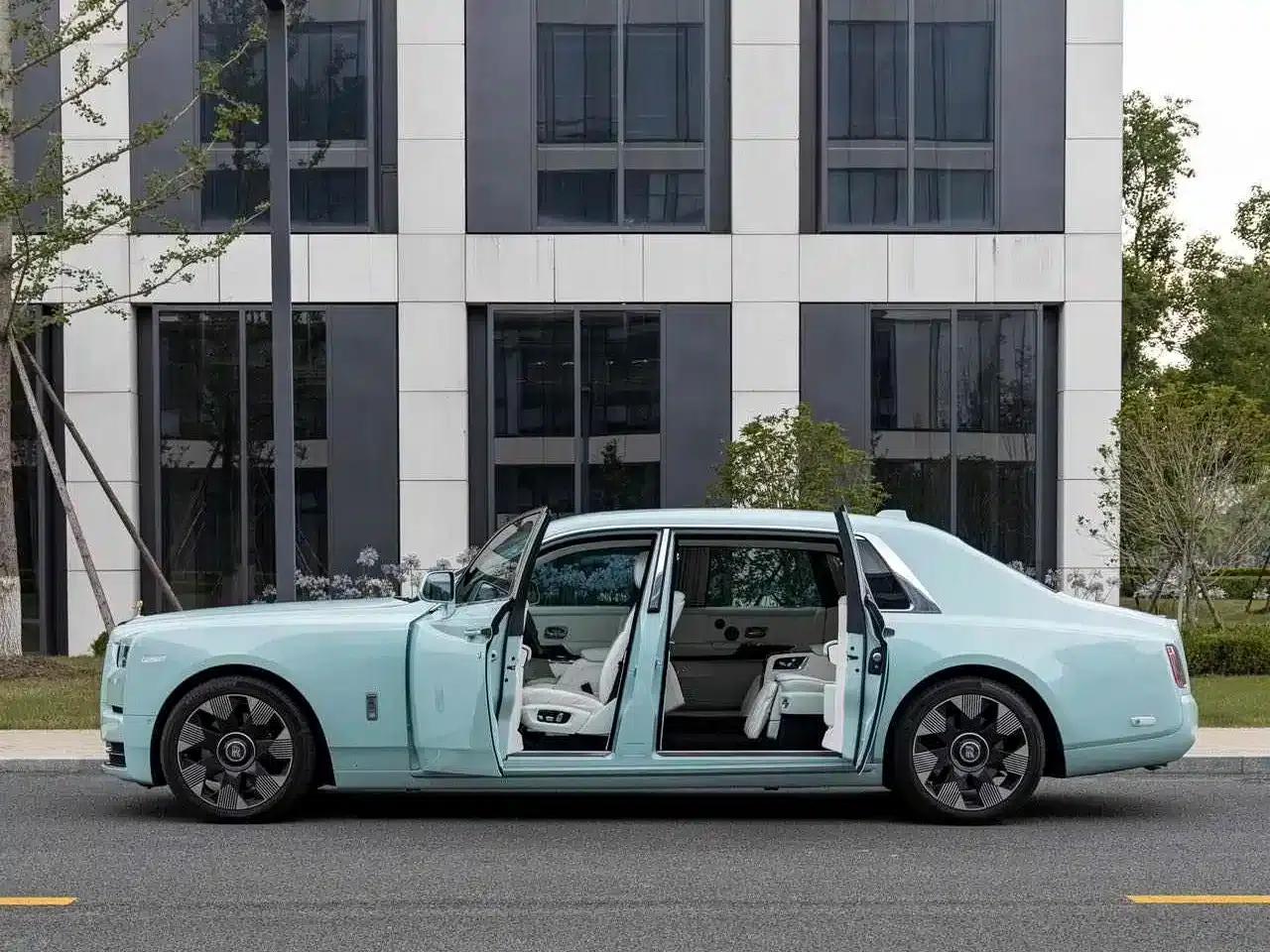 2024 Phantom Long Wheelbase Series II — миниатюра 8