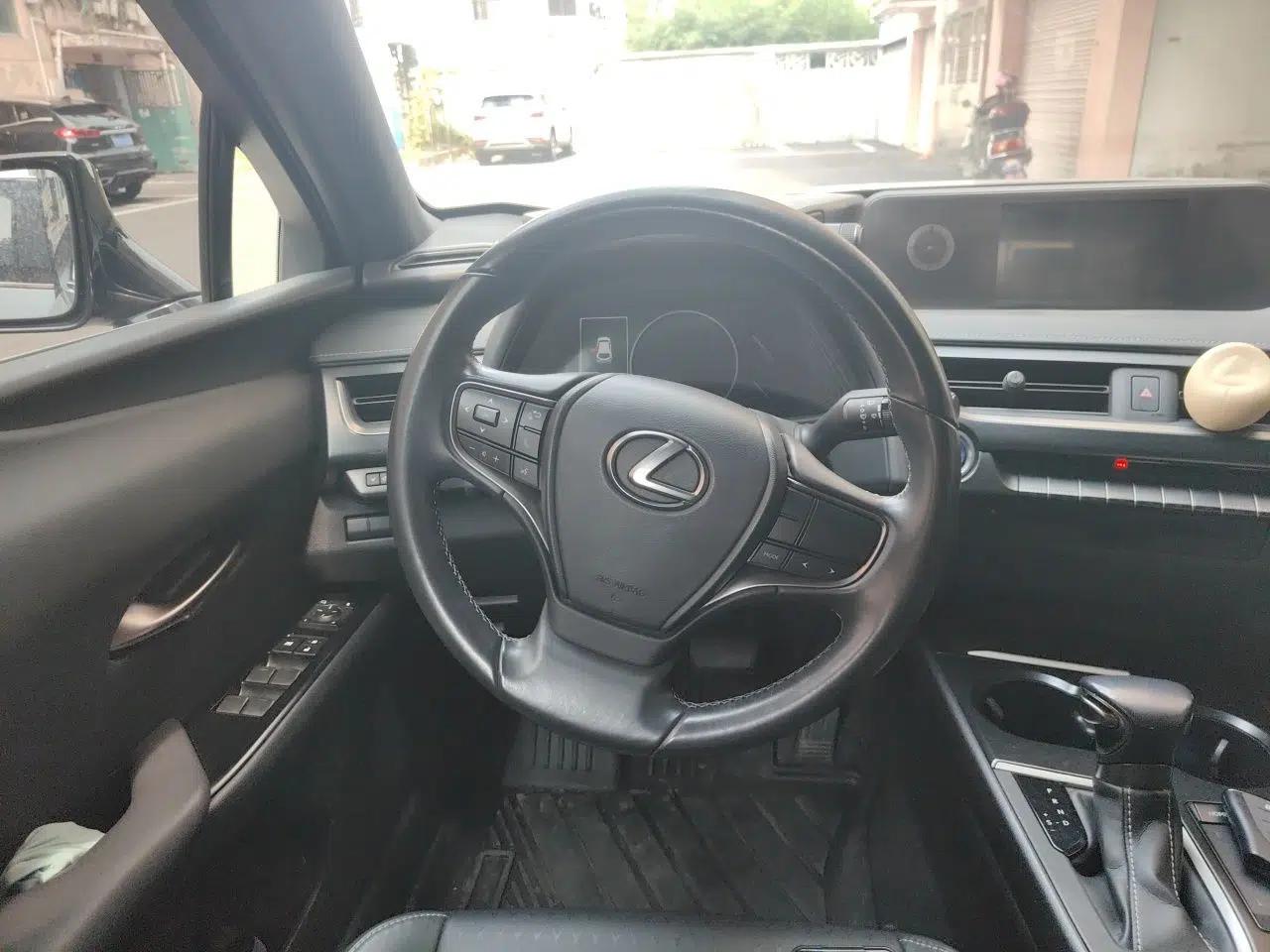 Lexus UX 2020 260h Explore-Cool Edition — миниатюра 10
