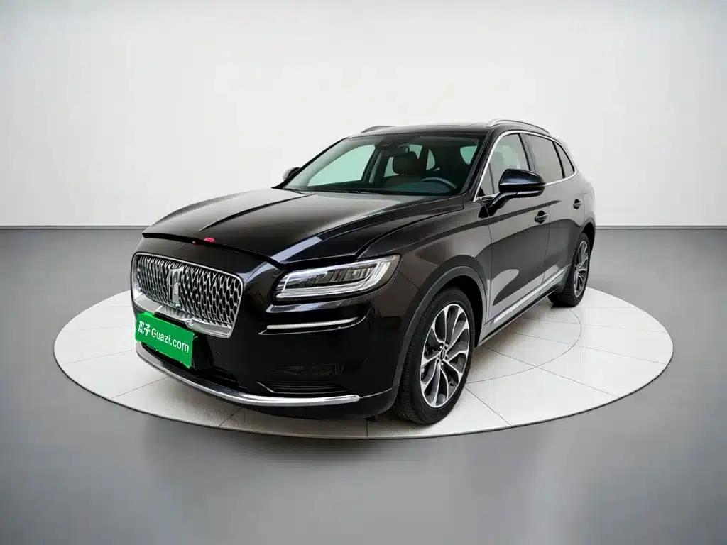 Navigator 2021 2.0T AWD Premium Edition — миниатюра 1