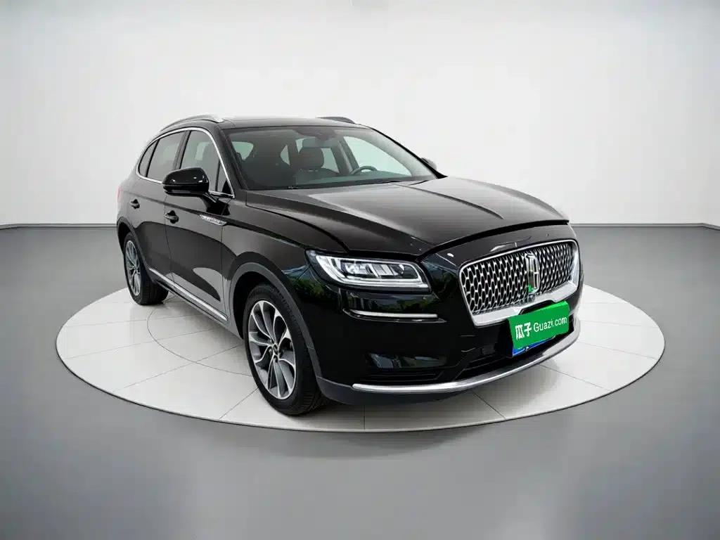 Navigator 2021 2.0T AWD Premium Edition — миниатюра 3
