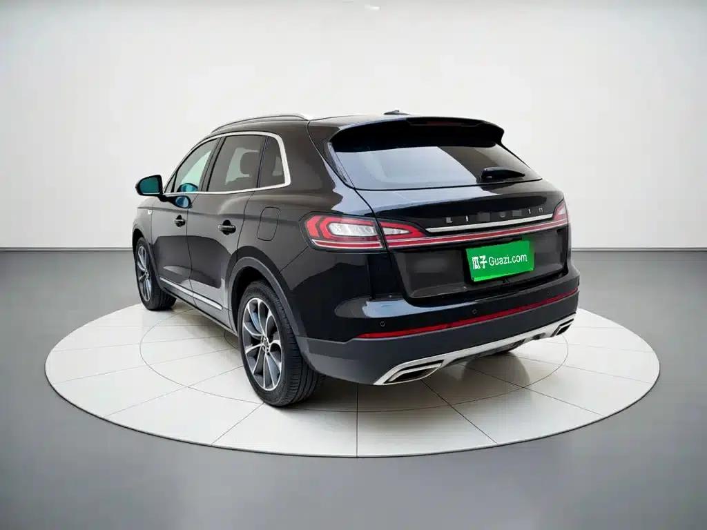 Navigator 2021 2.0T AWD Premium Edition — миниатюра 4