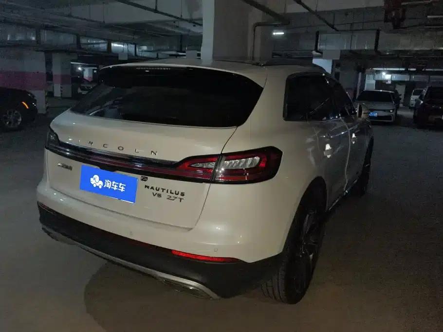 Navigator 2021 2.7T AWD Premium Edition — миниатюра 3