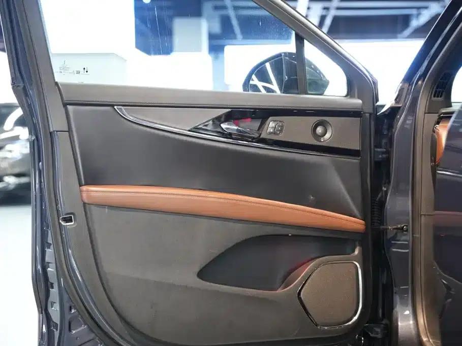 Navigator 2021 2.7T AWD Premium Edition — миниатюра 14