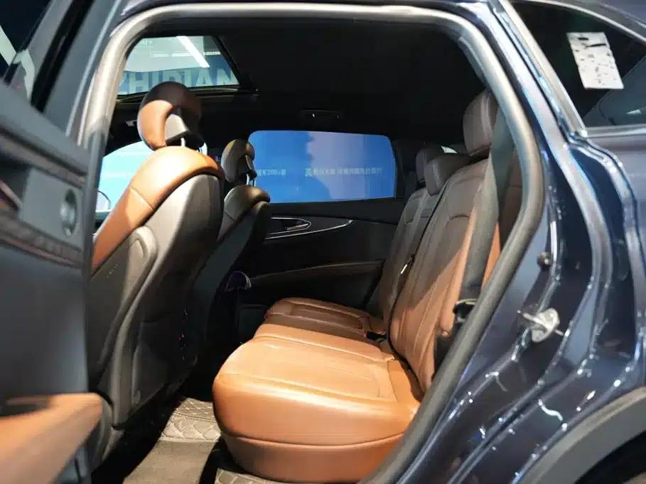 Navigator 2021 2.7T AWD Premium Edition — миниатюра 5