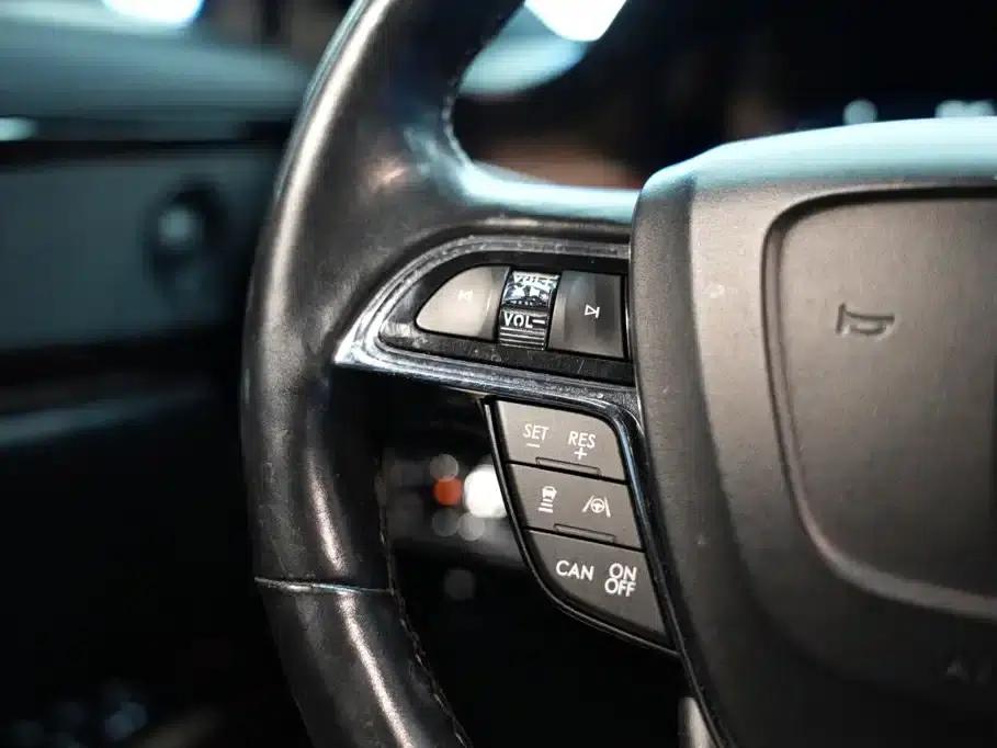 Navigator 2021 2.7T AWD Premium Edition — миниатюра 7
