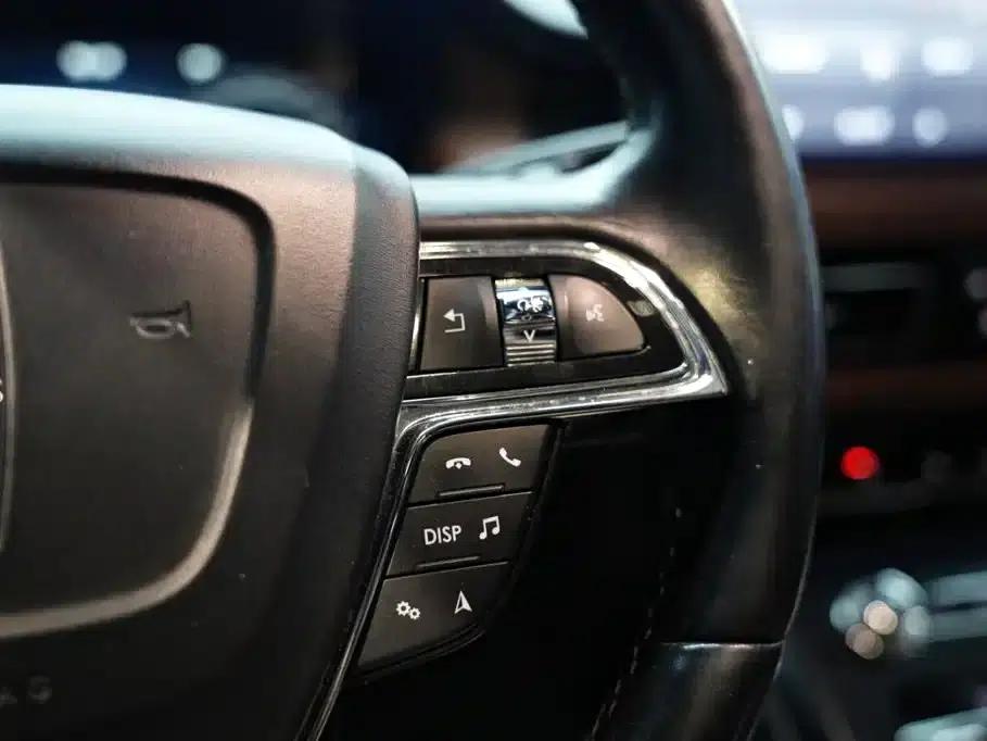 Navigator 2021 2.7T AWD Premium Edition — миниатюра 8