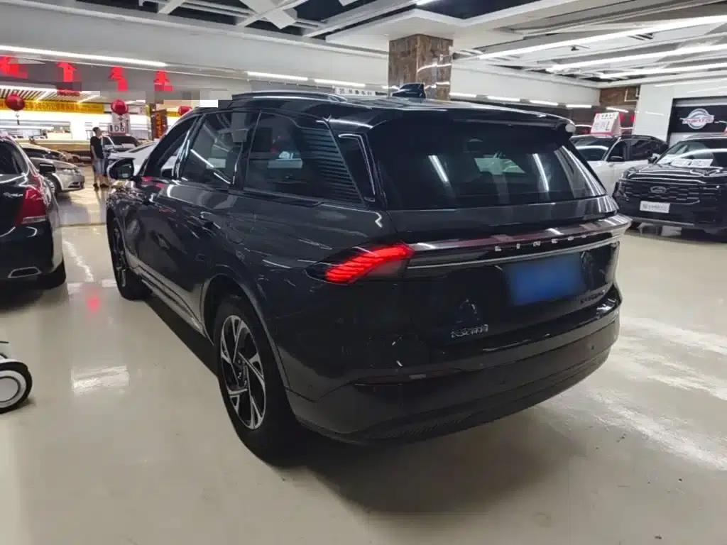 Navigator 2023 2.0T AWD Premium Hybrid — миниатюра 5