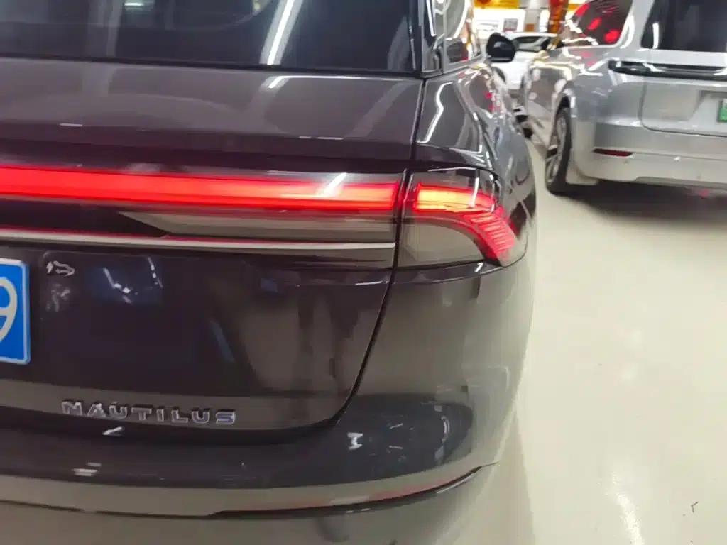 Navigator 2023 2.0T AWD Premium Hybrid — миниатюра 8